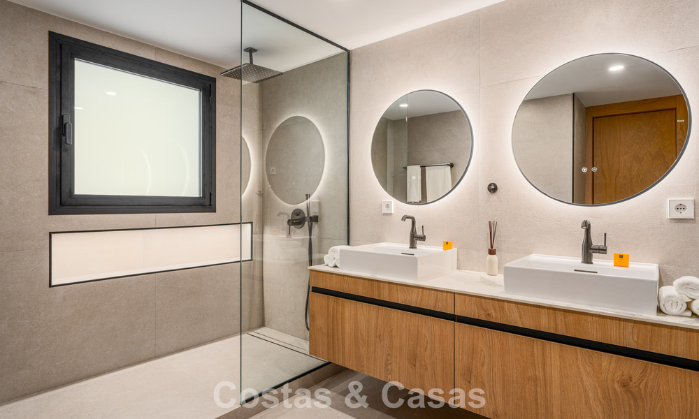 Appartement de luxe rénové avec vue sur la mer à vendre dans la prisée Nueva Andalucía, Marbella 794138