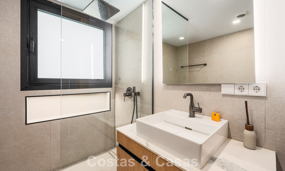 Appartement de luxe rénové avec vue sur la mer à vendre dans la prisée Nueva Andalucía, Marbella 794141