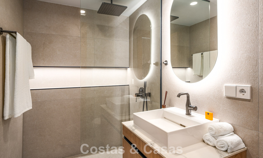 Appartement de luxe rénové avec vue sur la mer à vendre dans la prisée Nueva Andalucía, Marbella 794142