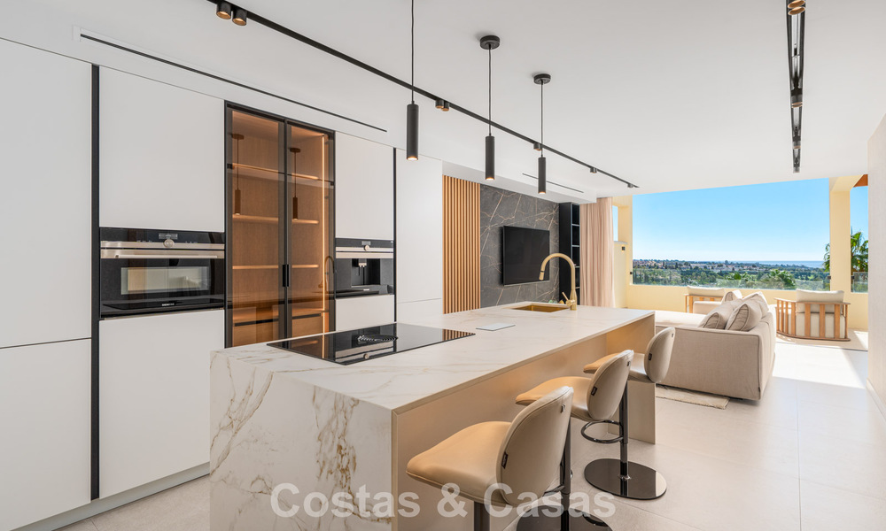 Appartement de luxe rénové avec vue sur la mer à vendre dans la prisée Nueva Andalucía, Marbella 794144