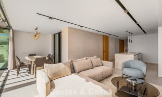 Appartement de luxe rénové avec vue sur la mer à vendre dans la prisée Nueva Andalucía, Marbella 794146 