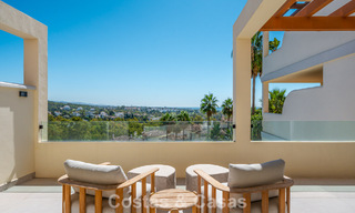 Appartement de luxe rénové avec vue sur la mer à vendre dans la prisée Nueva Andalucía, Marbella 794147 