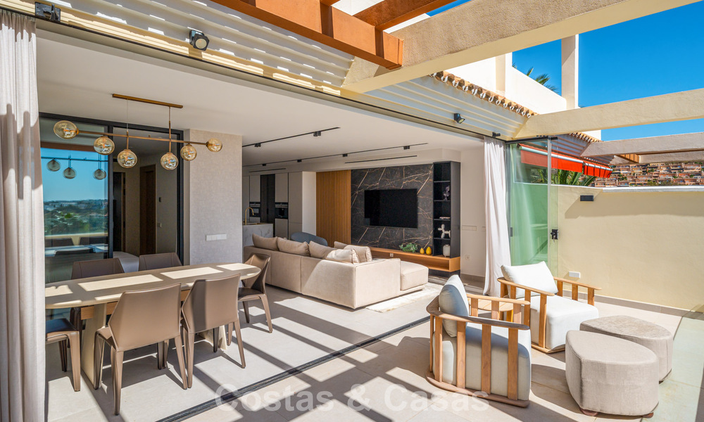 Appartement de luxe rénové avec vue sur la mer à vendre dans la prisée Nueva Andalucía, Marbella 794148