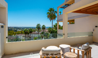Appartement de luxe rénové avec vue sur la mer à vendre dans la prisée Nueva Andalucía, Marbella 794149 