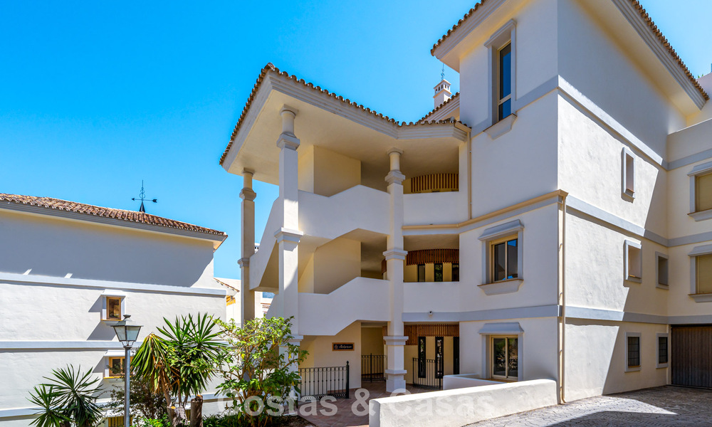 Appartement de luxe rénové avec vue sur la mer à vendre dans la prisée Nueva Andalucía, Marbella 794150