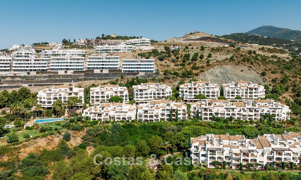 Appartement rénové contemporain prêt à emménager avec vue sur la mer à La Quinta Golf Resort, Benahavís - Marbella 794230