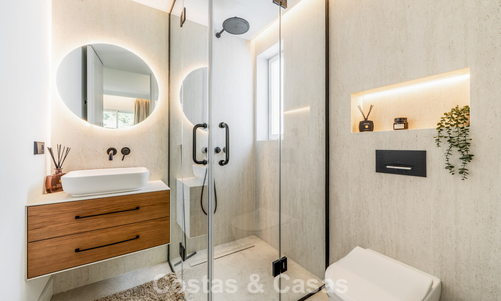 Appartement rénové contemporain prêt à emménager avec vue sur la mer à La Quinta Golf Resort, Benahavís - Marbella 794245