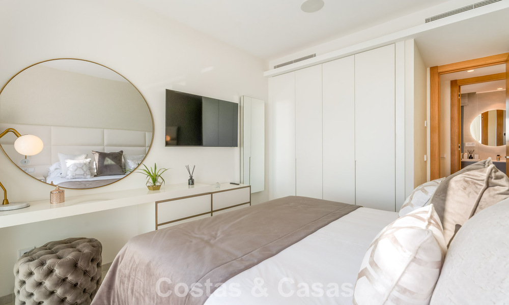 Spacieux appartement contemporain, prêt à emménager à vendre dans les collines de La Quinta Resort, Marbella - Benahavís 794389
