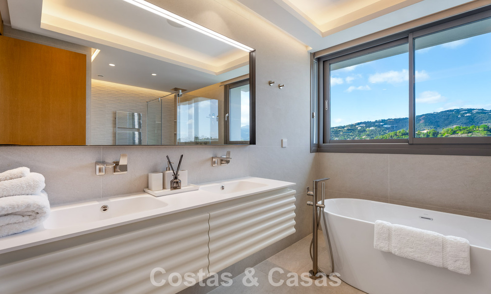 Spacieux appartement contemporain, prêt à emménager à vendre dans les collines de La Quinta Resort, Marbella - Benahavís 794390