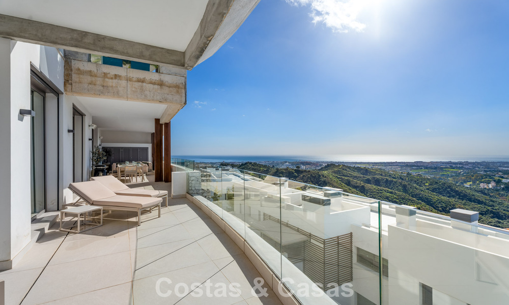 Spacieux appartement contemporain, prêt à emménager à vendre dans les collines de La Quinta Resort, Marbella - Benahavís 794394