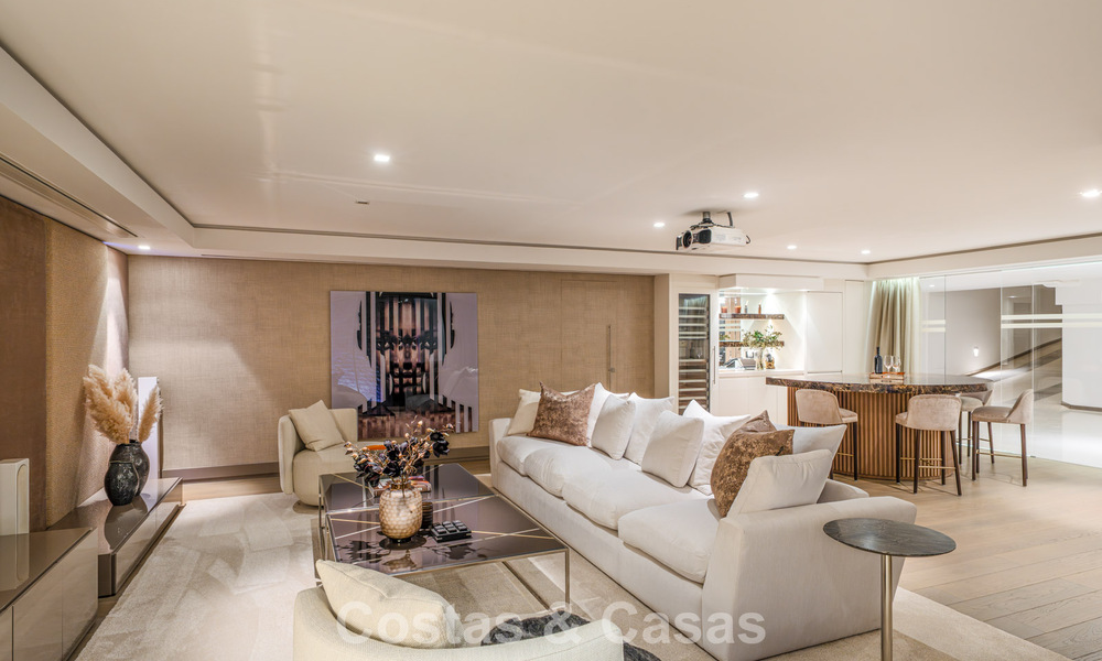 Prestigieuse maison renové moderne à vendre, deuxième ligne de plage à Puente Romano sur la Golden Mile de Marbella 794443