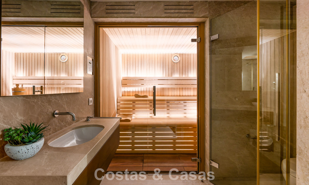 Prestigieuse maison renové moderne à vendre, deuxième ligne de plage à Puente Romano sur la Golden Mile de Marbella 794445