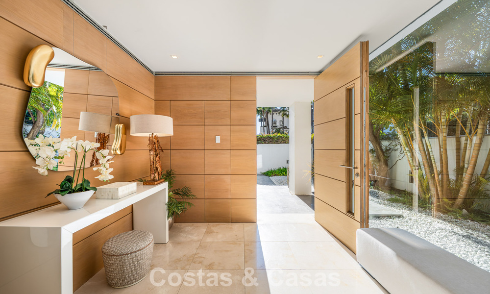 Prestigieuse maison renové moderne à vendre, deuxième ligne de plage à Puente Romano sur la Golden Mile de Marbella 794447
