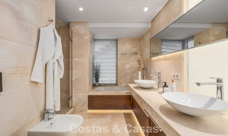 Prestigieuse maison renové moderne à vendre, deuxième ligne de plage à Puente Romano sur la Golden Mile de Marbella 794448 