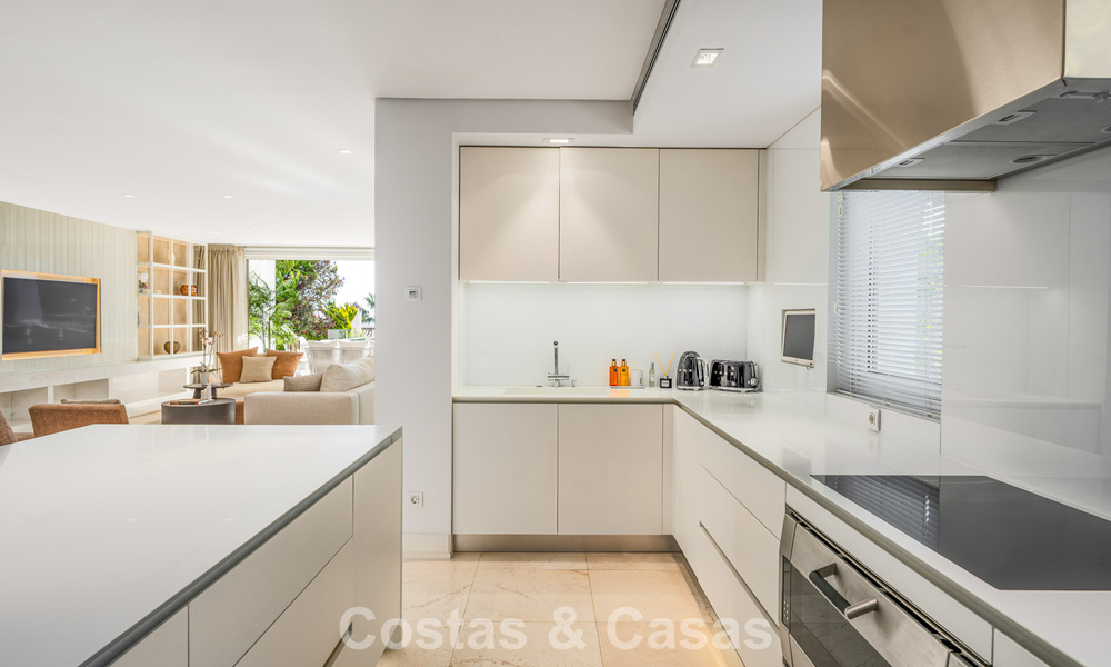 Prestigieuse maison renové moderne à vendre, deuxième ligne de plage à Puente Romano sur la Golden Mile de Marbella 794453