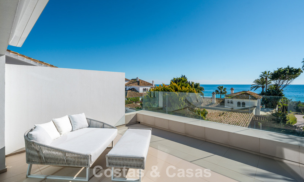 Prestigieuse maison renové moderne à vendre, deuxième ligne de plage à Puente Romano sur la Golden Mile de Marbella 794461