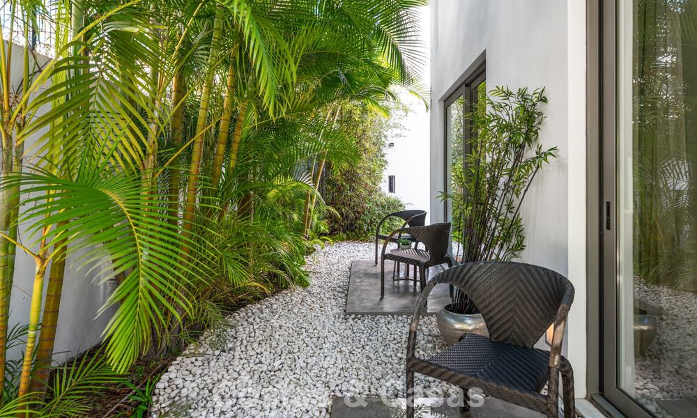 Prestigieuse maison renové moderne à vendre, deuxième ligne de plage à Puente Romano sur la Golden Mile de Marbella 794463