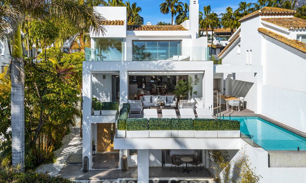 Prestigieuse maison renové moderne à vendre, deuxième ligne de plage à Puente Romano sur la Golden Mile de Marbella 794465