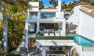 Prestigieuse maison renové moderne à vendre, deuxième ligne de plage à Puente Romano sur la Golden Mile de Marbella 794465 