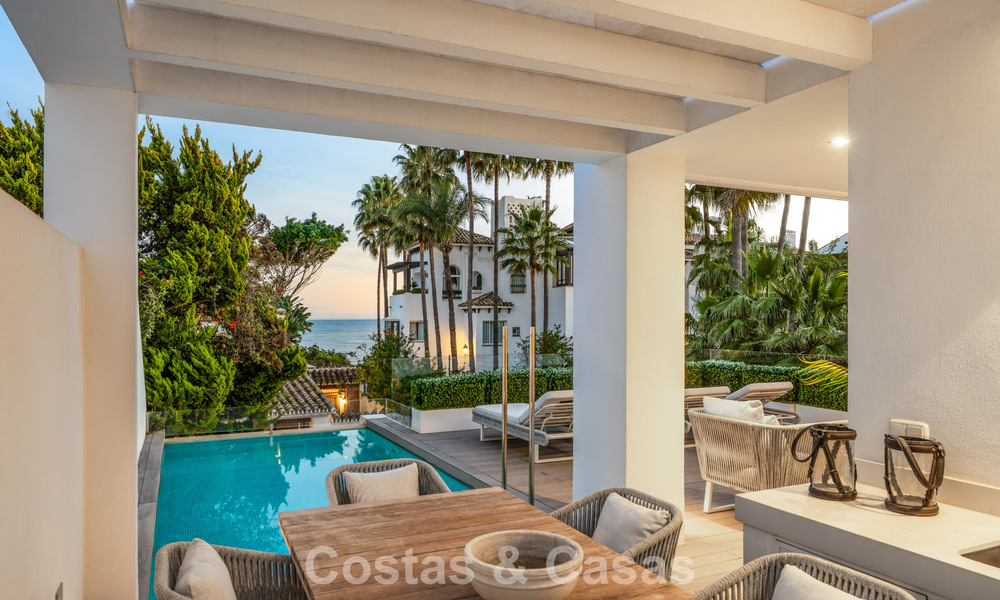 Prestigieuse maison renové moderne à vendre, deuxième ligne de plage à Puente Romano sur la Golden Mile de Marbella 794472