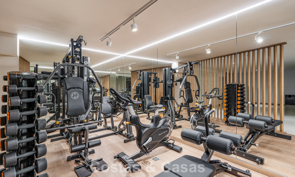 Prestigieuse maison renové moderne à vendre, deuxième ligne de plage à Puente Romano sur la Golden Mile de Marbella 794477