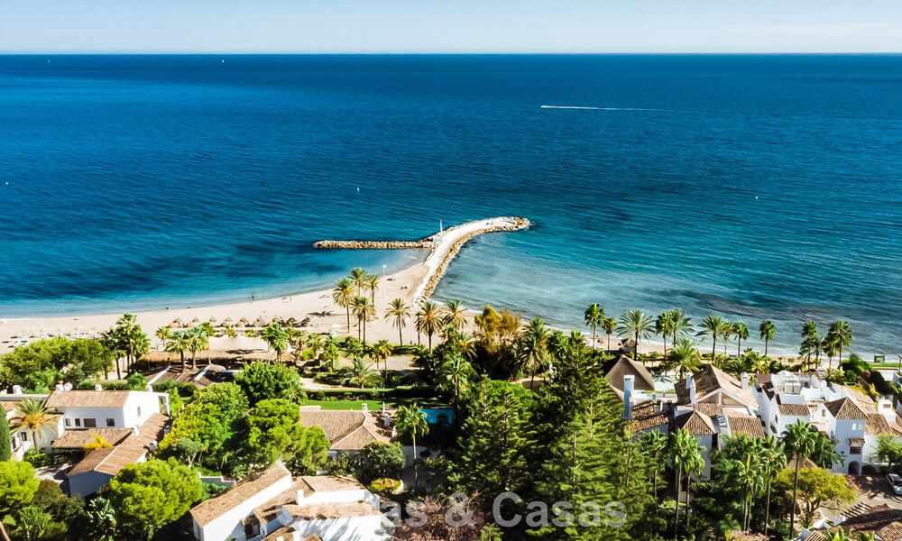 Prestigieuse maison renové moderne à vendre, deuxième ligne de plage à Puente Romano sur la Golden Mile de Marbella 794479
