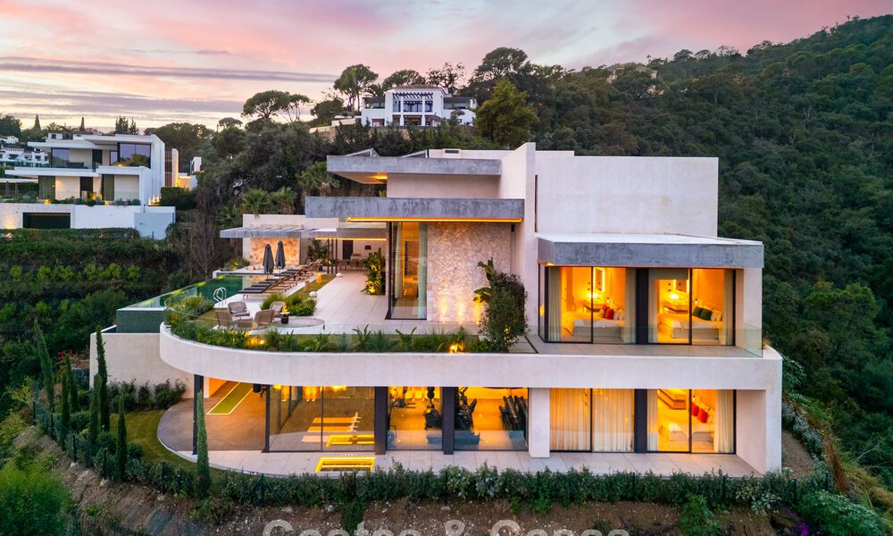 Villa de luxe neuve, haut de gamme, avec vues panoramiques à vendre dans la résidence fermée d’El Madroñal à Benahavis - Marbella 794191