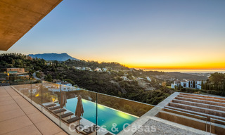 Villa de luxe neuve, haut de gamme, avec vues panoramiques à vendre dans la résidence fermée d’El Madroñal à Benahavis - Marbella 794196 