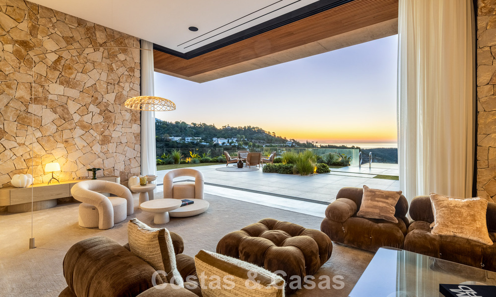 Villa de luxe neuve, haut de gamme, avec vues panoramiques à vendre dans la résidence fermée d’El Madroñal à Benahavis - Marbella 794197