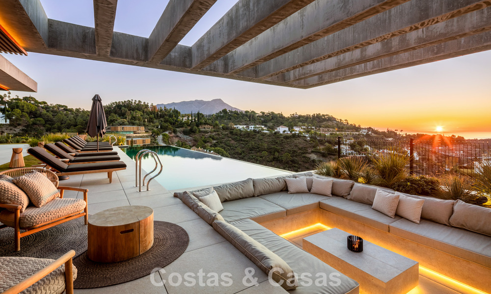 Villa de luxe neuve, haut de gamme, avec vues panoramiques à vendre dans la résidence fermée d’El Madroñal à Benahavis - Marbella 794199