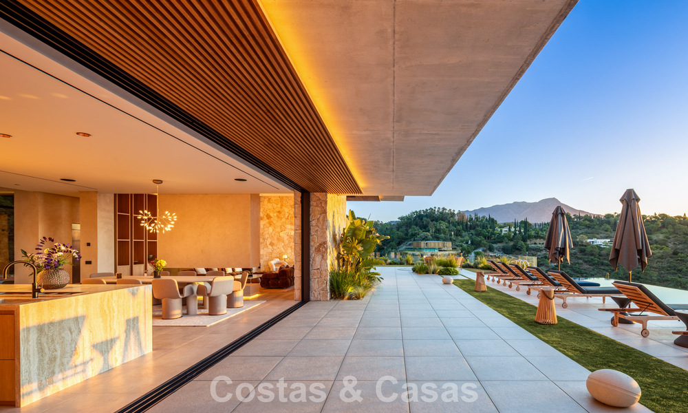 Villa de luxe neuve, haut de gamme, avec vues panoramiques à vendre dans la résidence fermée d’El Madroñal à Benahavis - Marbella 794200