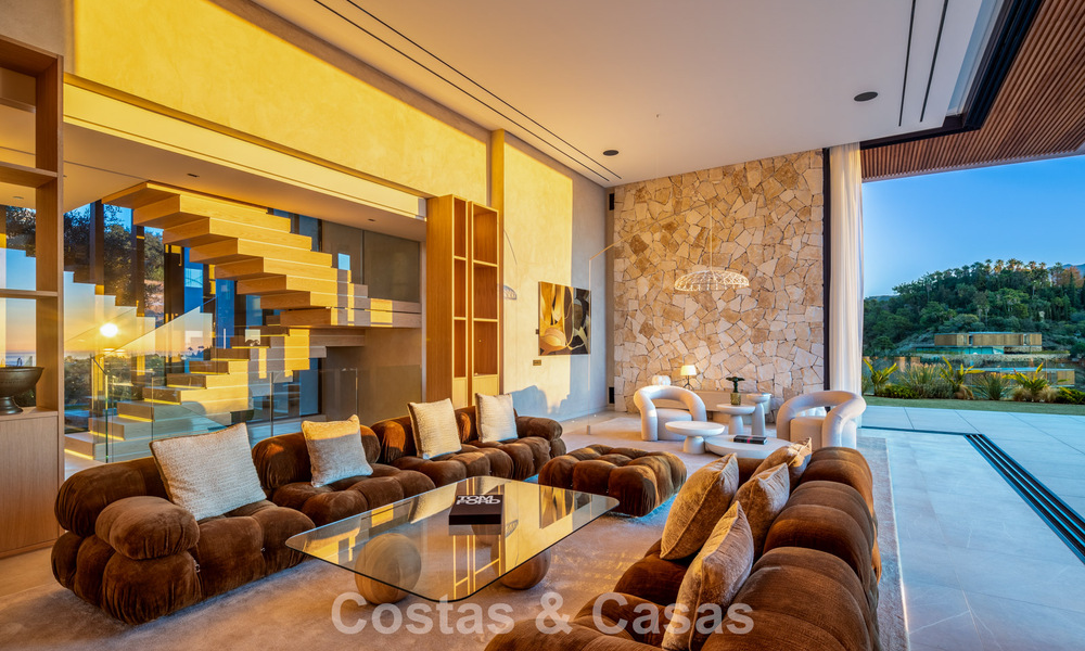 Villa de luxe neuve, haut de gamme, avec vues panoramiques à vendre dans la résidence fermée d’El Madroñal à Benahavis - Marbella 794201