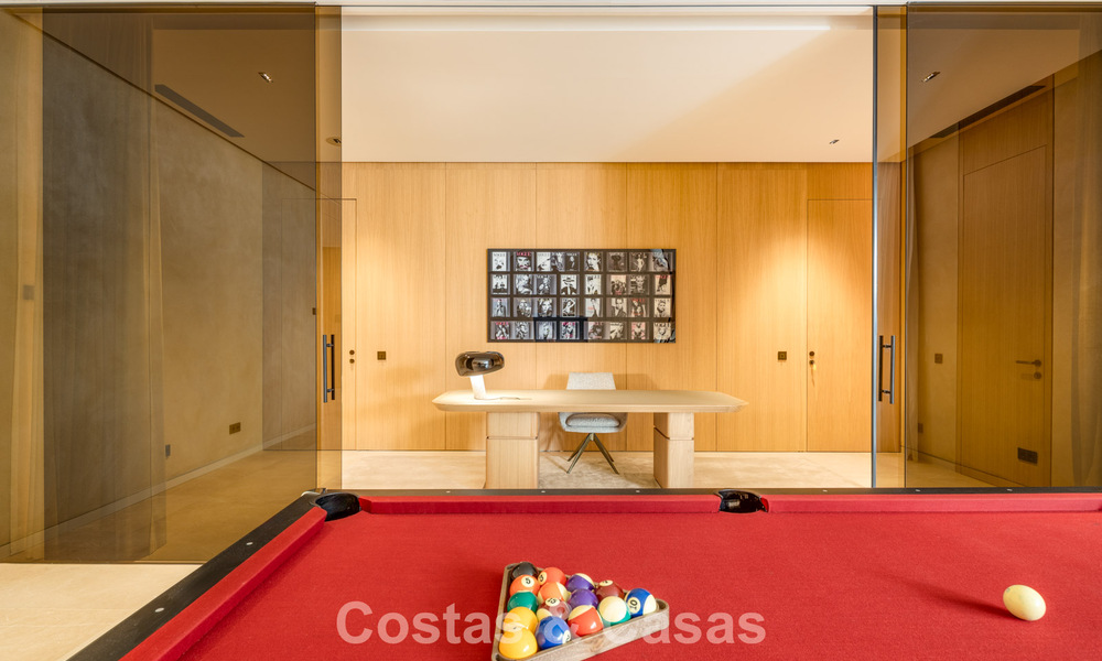 Villa de luxe neuve, haut de gamme, avec vues panoramiques à vendre dans la résidence fermée d’El Madroñal à Benahavis - Marbella 794212