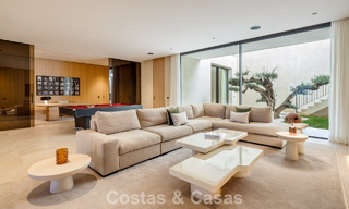 Villa de luxe neuve, haut de gamme, avec vues panoramiques à vendre dans la résidence fermée d’El Madroñal à Benahavis - Marbella 794213 