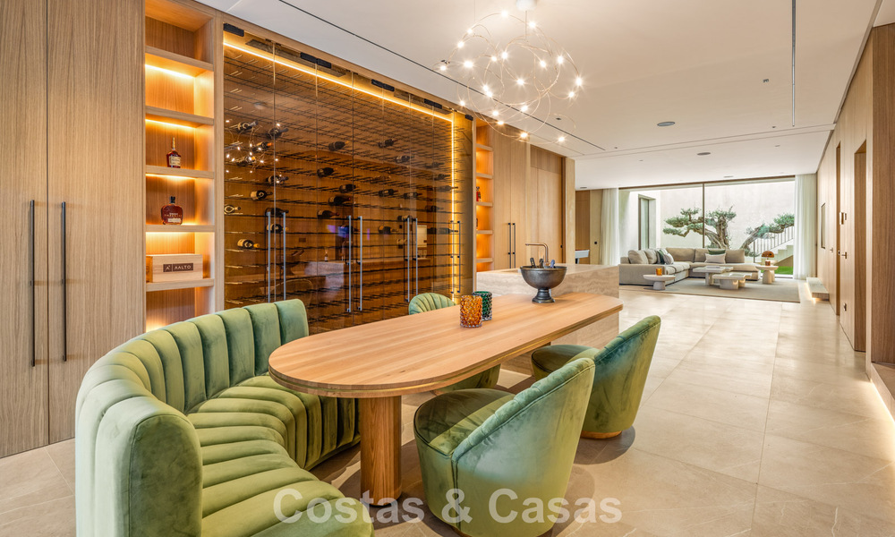 Villa de luxe neuve, haut de gamme, avec vues panoramiques à vendre dans la résidence fermée d’El Madroñal à Benahavis - Marbella 794215