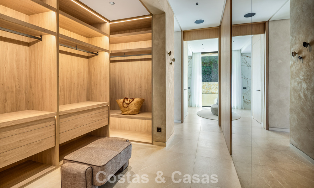 Villa de luxe neuve, haut de gamme, avec vues panoramiques à vendre dans la résidence fermée d’El Madroñal à Benahavis - Marbella 794224