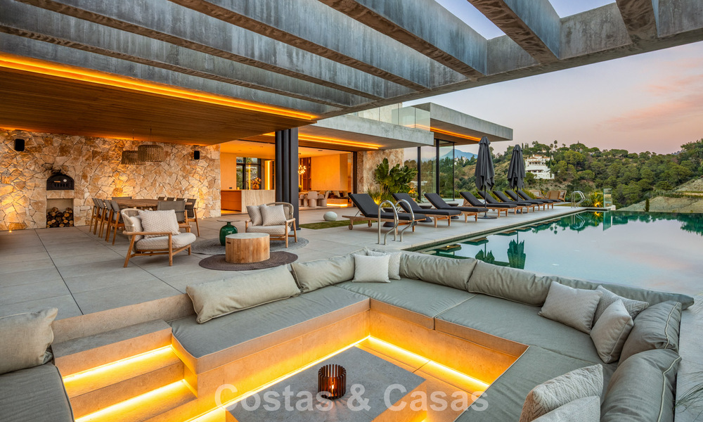 Villa de luxe neuve, haut de gamme, avec vues panoramiques à vendre dans la résidence fermée d’El Madroñal à Benahavis - Marbella 794226