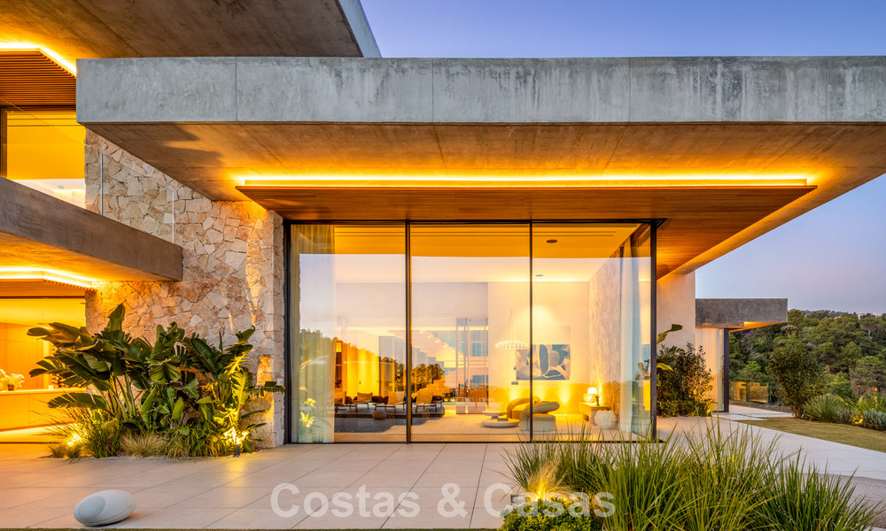 Villa de luxe neuve, haut de gamme, avec vues panoramiques à vendre dans la résidence fermée d’El Madroñal à Benahavis - Marbella 794227