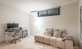 Villa de luxe avec caractère moderne à vendre dans une communauté fermée dans la Vallée du Golf de Nueva Andalucía, Marbella 794410 