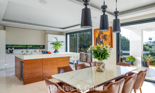Villa de luxe avec caractère moderne à vendre dans une communauté fermée dans la Vallée du Golf de Nueva Andalucía, Marbella 794430 