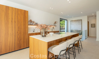 Villa de luxe moderne avec style architectural minimaliste à vendre sur la Nouvelle Milla d’Or entre Marbella et Estepona 794332 