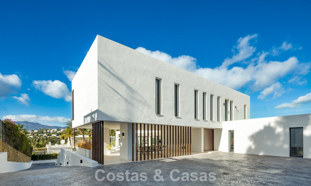 Villa de luxe moderne avec style architectural minimaliste à vendre sur la Nouvelle Milla d’Or entre Marbella et Estepona 794335