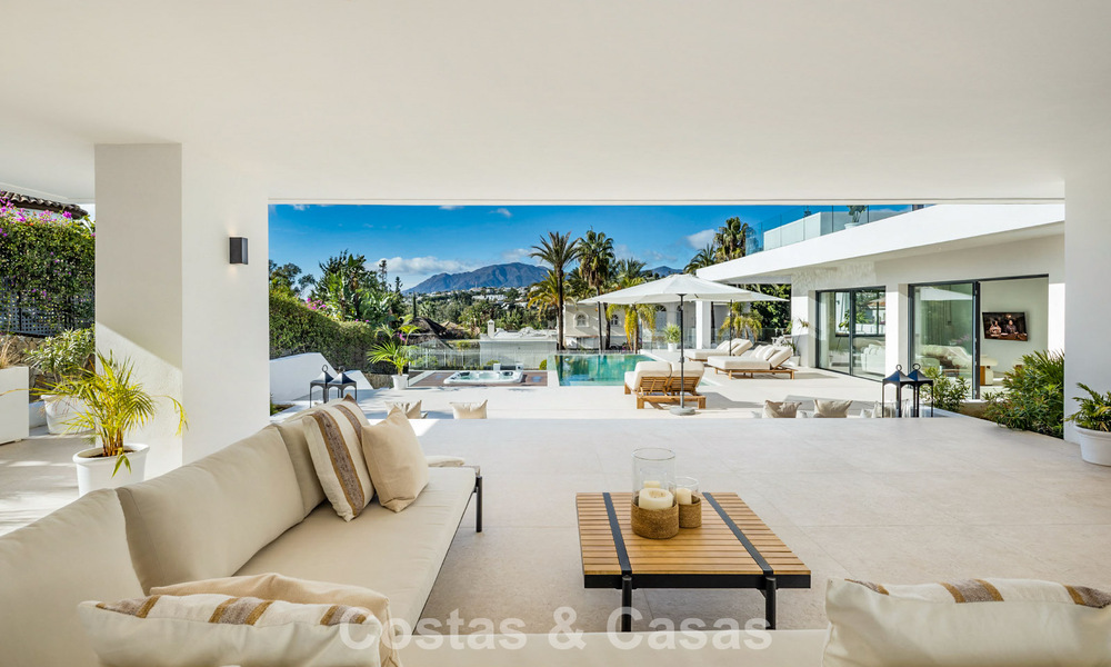 Villa de luxe moderne avec style architectural minimaliste à vendre sur la Nouvelle Milla d’Or entre Marbella et Estepona 794337