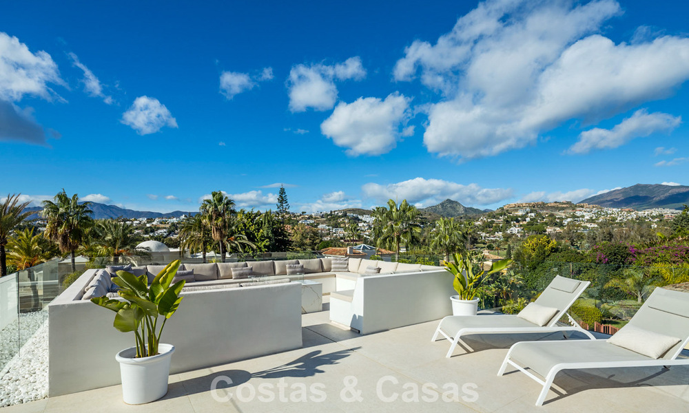 Villa de luxe moderne avec style architectural minimaliste à vendre sur la Nouvelle Milla d’Or entre Marbella et Estepona 794339