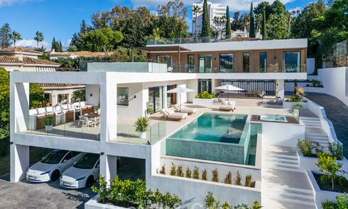 Villa de luxe moderne avec style architectural minimaliste à vendre sur la Nouvelle Milla d’Or entre Marbella et Estepona 794355