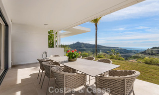 Appartement moderne avec jardin à vendre, offrant une vue sur la côte, dans un complexe fermé près de la ville de Marbella 794485 