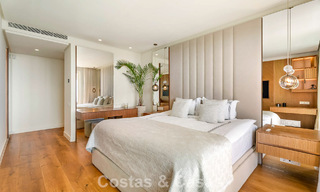 Appartement moderne avec jardin à vendre, offrant une vue sur la côte, dans un complexe fermé près de la ville de Marbella 794488 