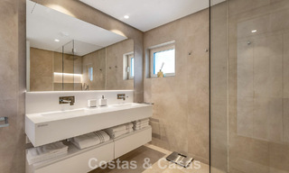 Appartement moderne avec jardin à vendre, offrant une vue sur la côte, dans un complexe fermé près de la ville de Marbella 794504 