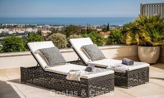 Appartement moderne de style villa à vendre avec vue sur la mer dans un complexe exclusif à La Quinta, Marbella - Benahavís 794508 