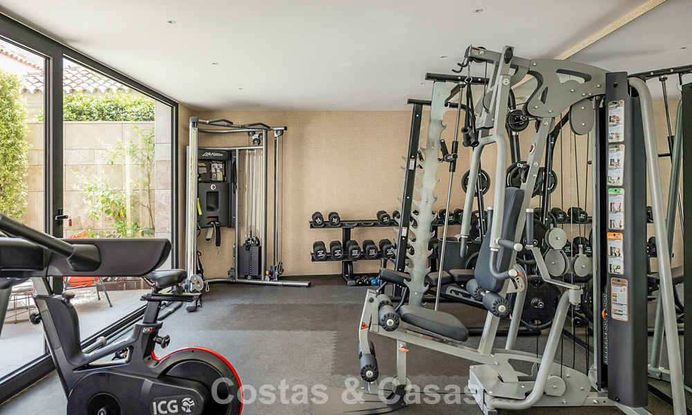 Appartement moderne de style villa à vendre avec vue sur la mer dans un complexe exclusif à La Quinta, Marbella - Benahavís 794517